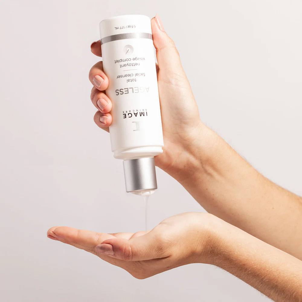 AGELESS_total_facial_cleanser_PDP_R04